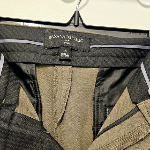 Banana Republic Olive grey Ryan fit pants - Picture 2 of 4